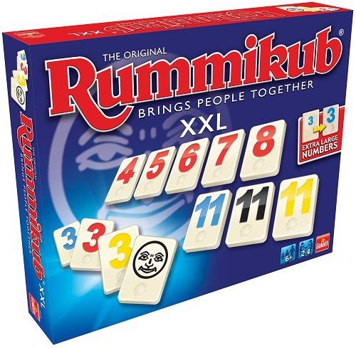 Doos van Rummikub XXL, de speciaal voor ouderen ontworpen versie van Rummikub met extra grote stukken voor nog meer veel speelplezier voor bejaarden en gehandicapten die het ook leuk vinden om spelletjes te spelen samen