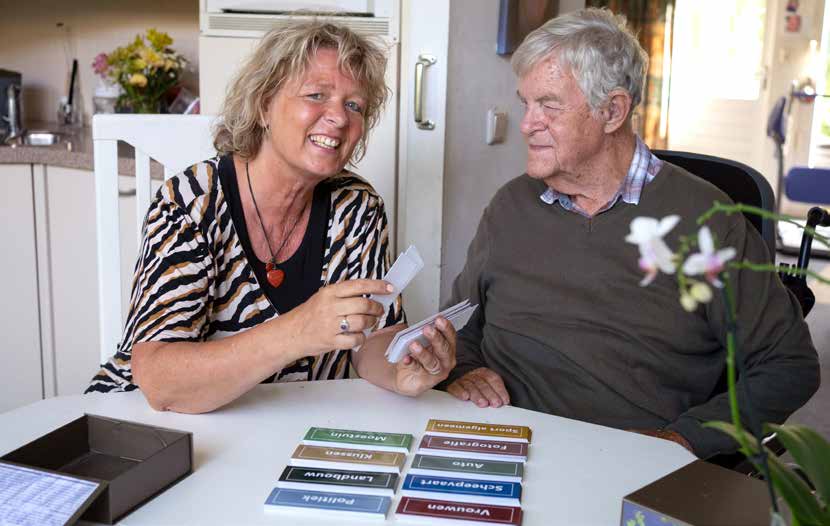 Foto van Petra Barneveld, activiteitenbegeleider bij ouderen met geheugenproblemen en bedenker van leuke spellen zoals Mannenvragen